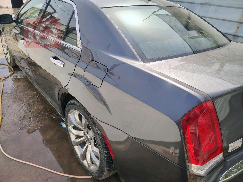 کرایسلەر 300